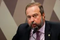 Plano para testar gasolina com 35% de etanol deve sair em setembro
