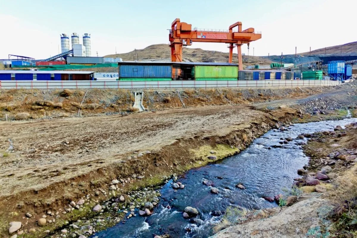 Is construction at the Lesotho Highlands Water project polluting rivers?