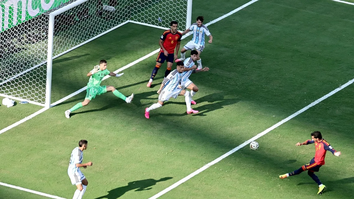 ¿A los jugadores ya no les gusta el fútbol? “No deja de ser un trabajo y es muy normal que durante el tiempo libre realicen otras actividades”