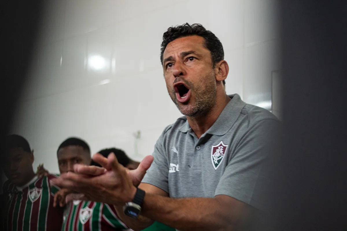 Início de Fred no sub-20 do Fluminense tem estilo ofensivo, treinos intensos e boa impressão