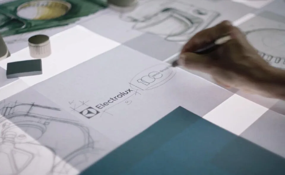 Electrolux completa 100 anos no Brasil e comemora com investimento de R$ 300 milhões em Curitiba