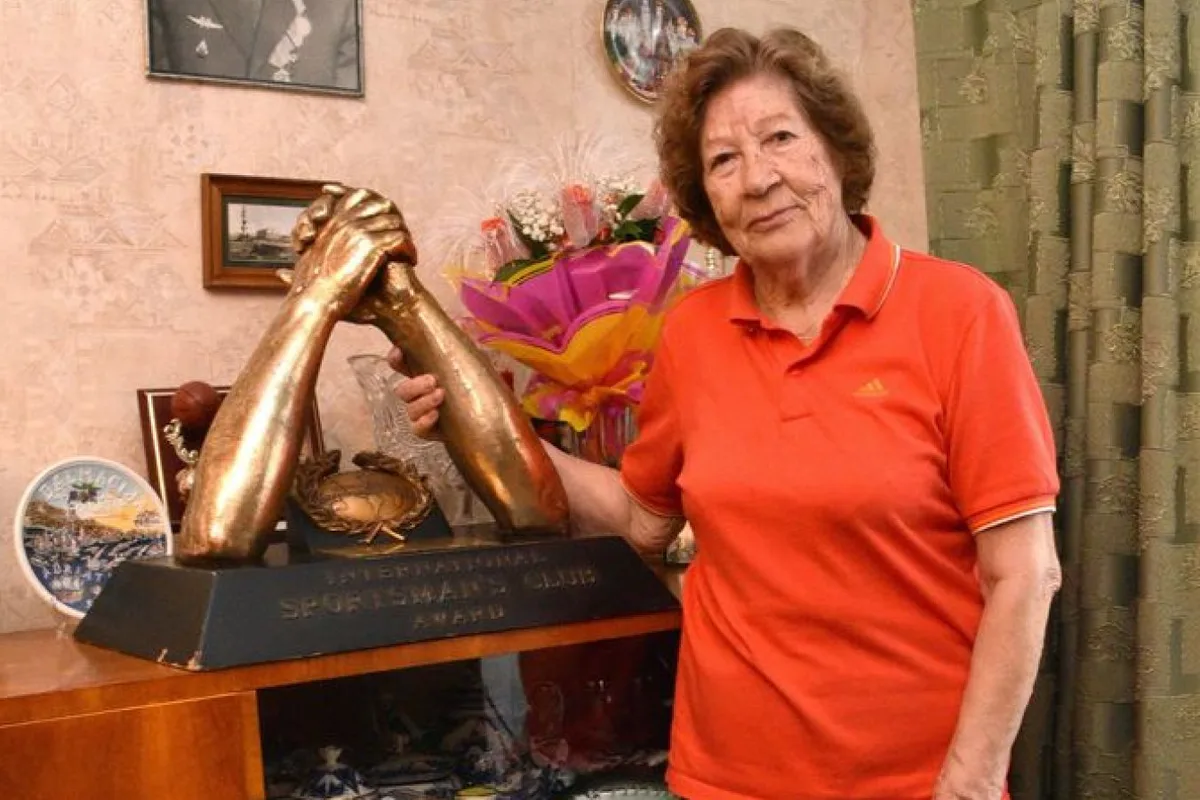 «Зенит» поздравил с 94-летием трёхкратную чемпионку мира Нину Познанскую