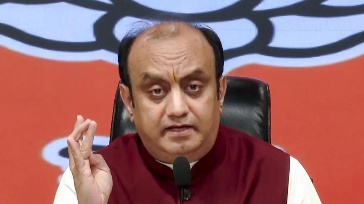 BJP accuses Rahul Gandhi of trying to create regional divide