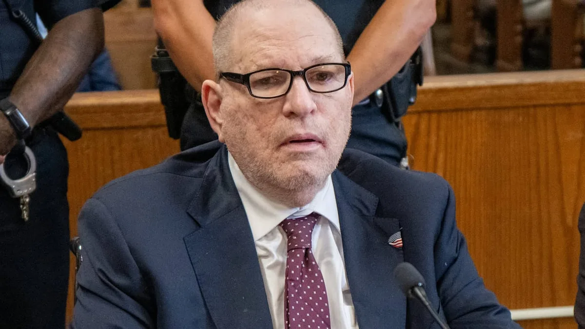 Ex-Hollywood-Mogul wieder vor Gericht - Harvey Weinstein zu 15 Jahren Haft verurteilt