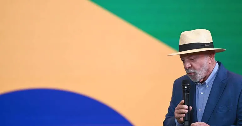 Propaganda de Lula contra Flávio Bolsonaro suspensa