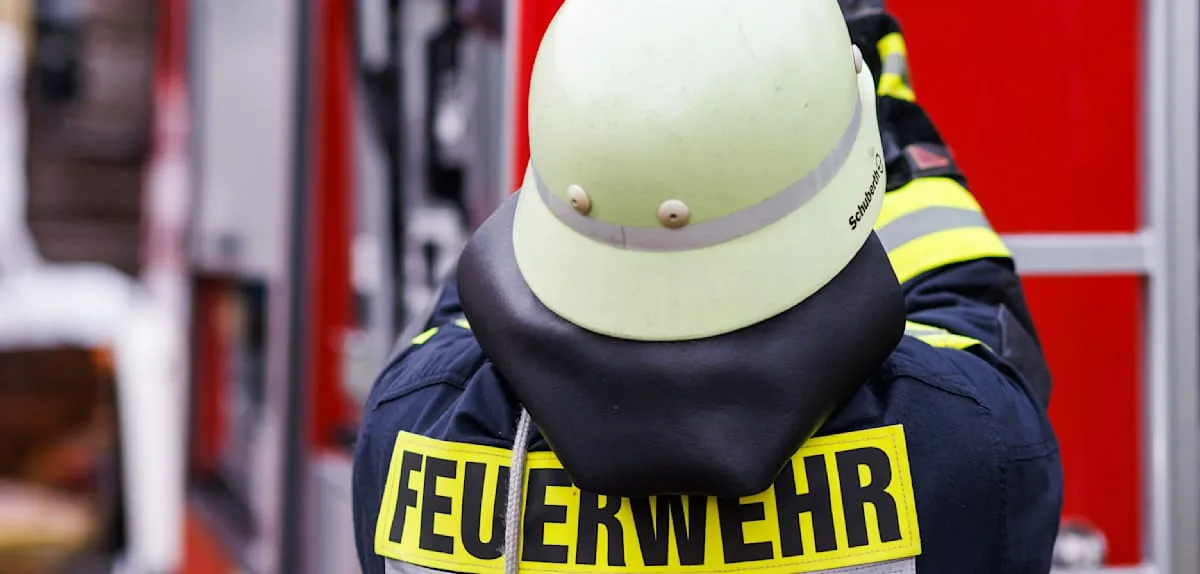 Scheune in Südbrookmerland brennt komplett nieder – sechsstelliger Schaden
