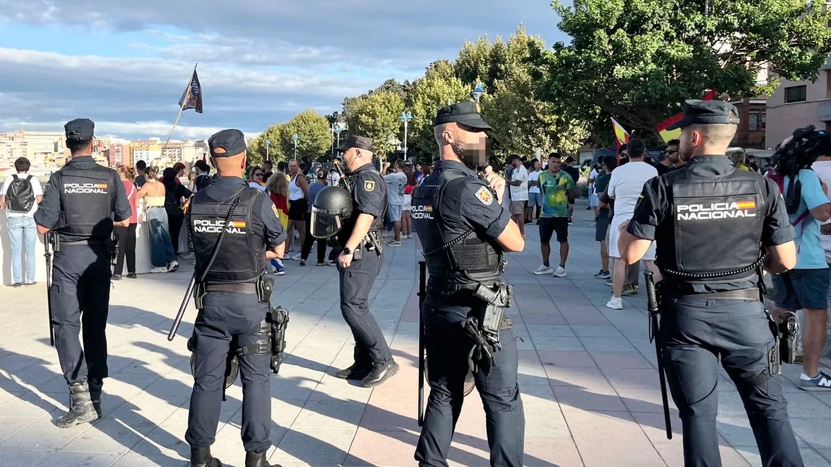 Nueva tarde de tensión en Ceuta: varios vecinos impiden el reparto de comida a los migrantes