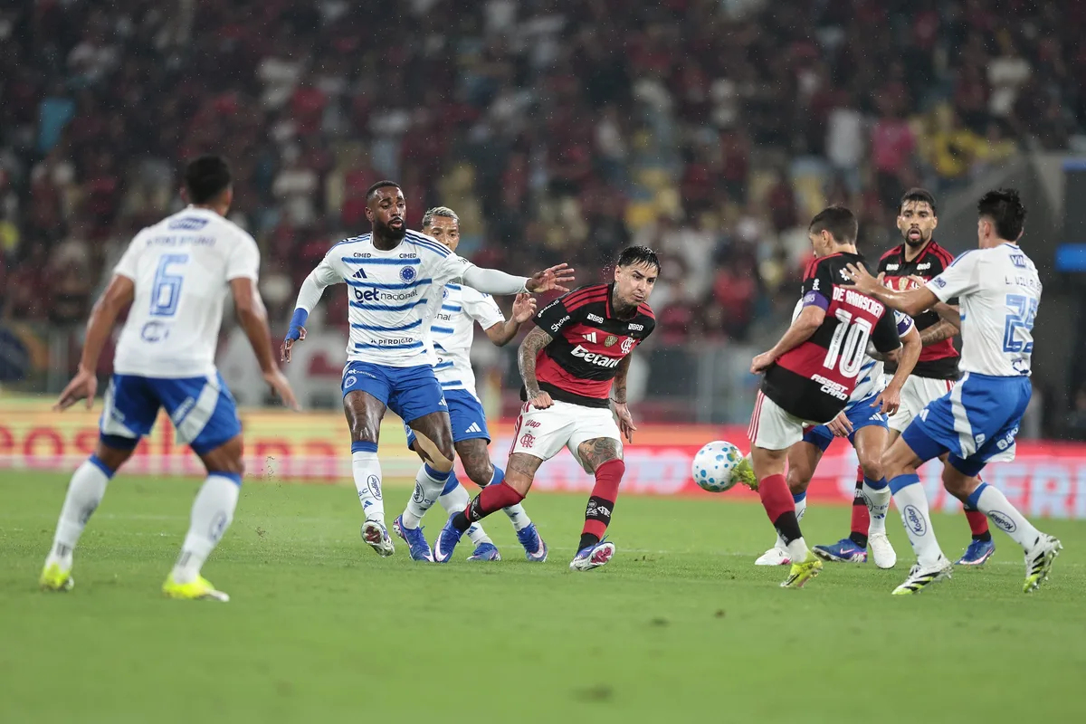 Cruzeiro x Flamengo: auxiliares de Ancelotti vão observar jogo da Libertadores