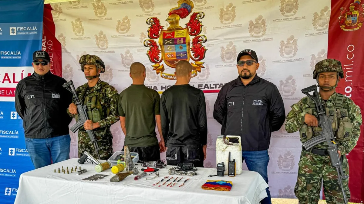 Ejército Nacional sometió a dos presuntos disidentes y halló un depósito de explosivos atribuidos a ‘Iván Mordisco’