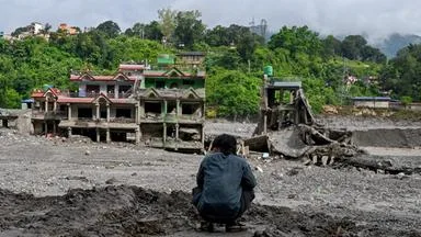 Nepal: Mehr als 900 Tote - Vermisstenzahl steigt sprunghaft