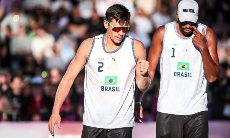 Giulia e Carol ficam em terceiro lugar no Future de Corigliano Rossano