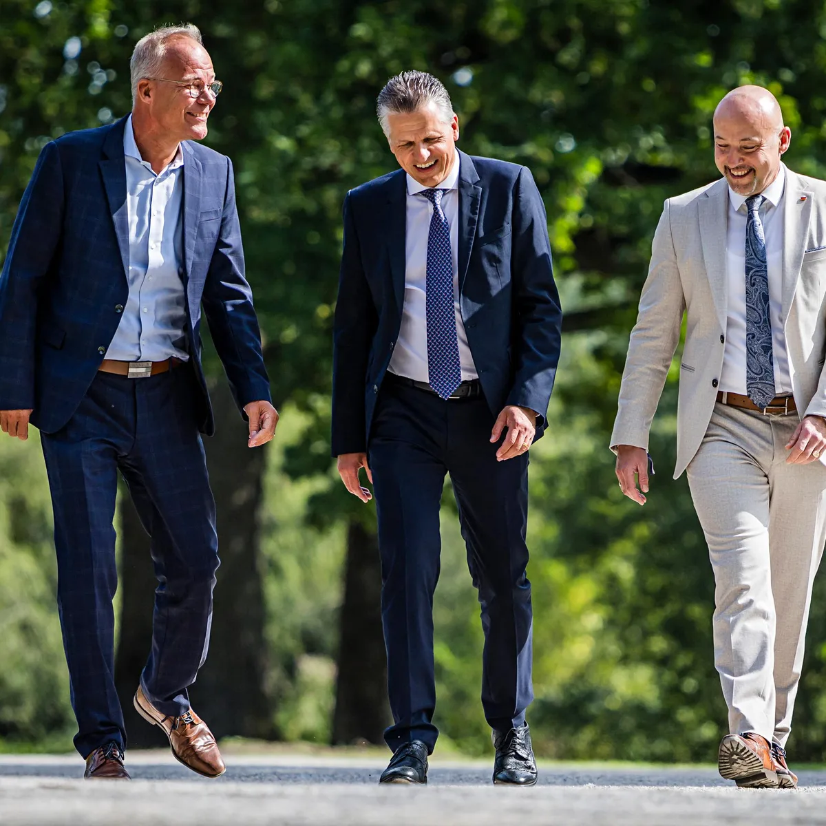 Bundesregierung - Fraktionsvorsitzende nach Koalitionsausschuss: "Sind uns bewusst, dass Demokratie vor historischer Bewährungsprobe steht"