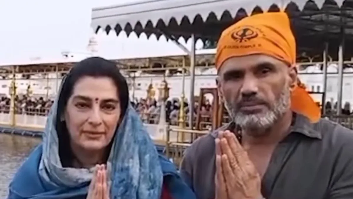 Suniel Shetty and wife Mana seek blessings at Golden Temple