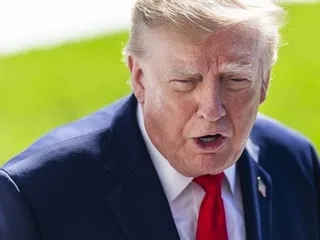 Donald Trump annonce qu’une « exploration pétrolière, gazière et minière massive » se prépare « dans notre Groenland »