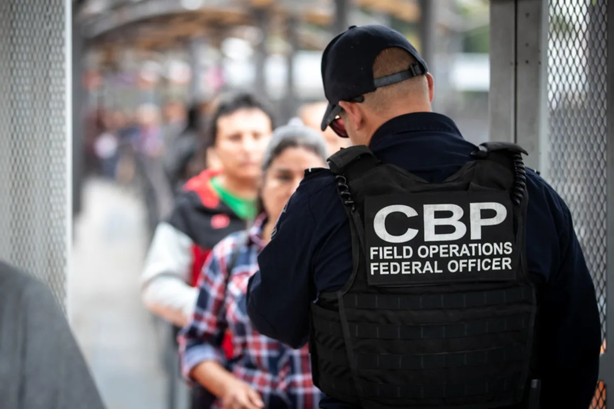 Oficial y confirmado: la CBP impondrá restricciones de viaje a pasajeros que lleguen desde estos 3 países a EE.UU.