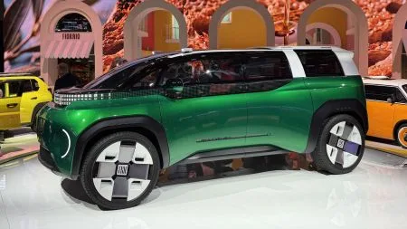 Messerundgang Mondial de l’Auto: Kleinwagen stehlen den Stars die Show