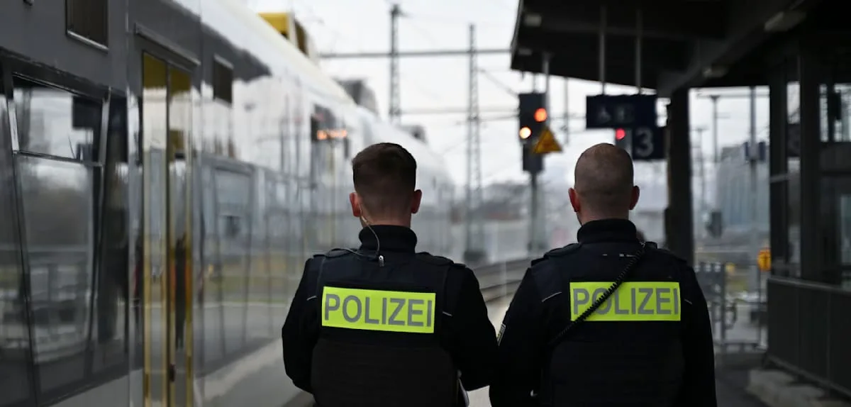 36-Jähriger raucht im Zug – und schlägt dann Lokführer