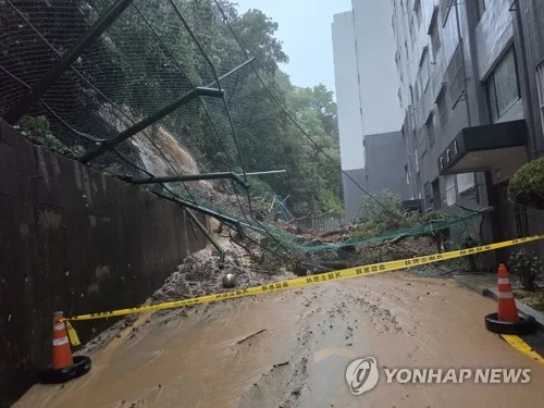 韓총리, 경남 거제 집중호우에 "고립주민 등 구조에 전력"