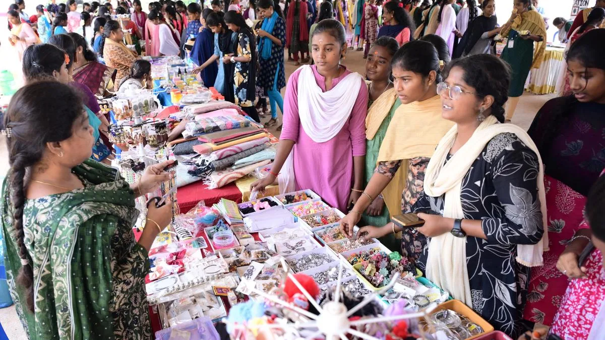 Two-day ‘College Bazaar’ begins
