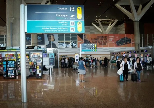 Saguão do Aeroporto de Viracopos fica sem luz e voos têm atraso em SP