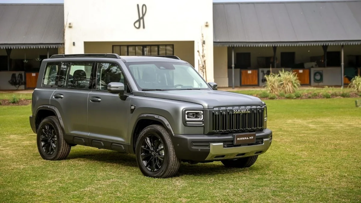 Diseño retro y tecnología híbrida: Así es el nuevo Haval H7 que llegó a la Argentina