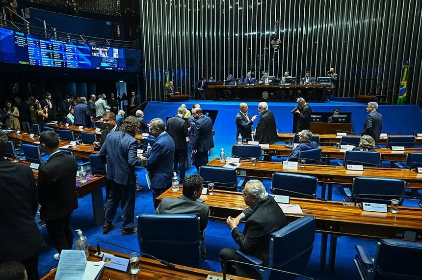 Senado vota nesta quarta-feira (14) proposta que prevê fim da escala 6×1