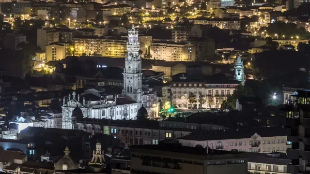 Violência na noite do Porto. PSP detém dois homens e identifica outros 21