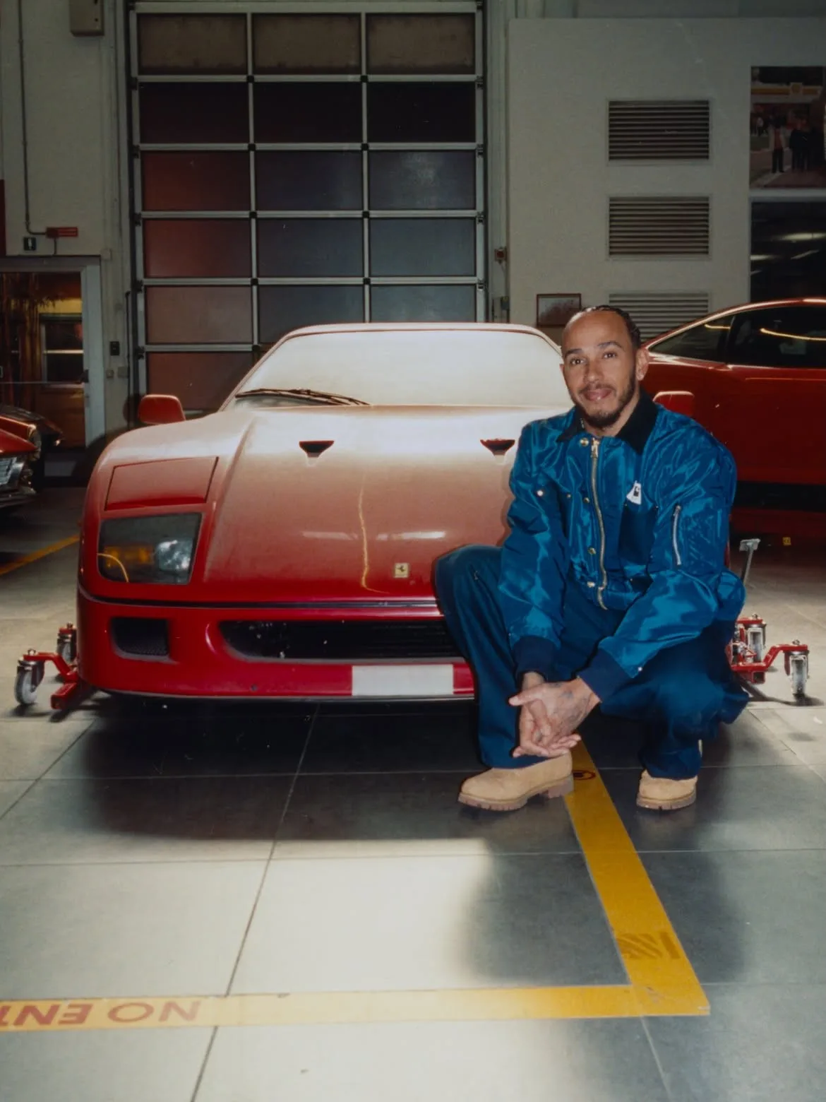 Hamilton restaura Ferrari rara e posta fotos com carro: "Sonho de criança"