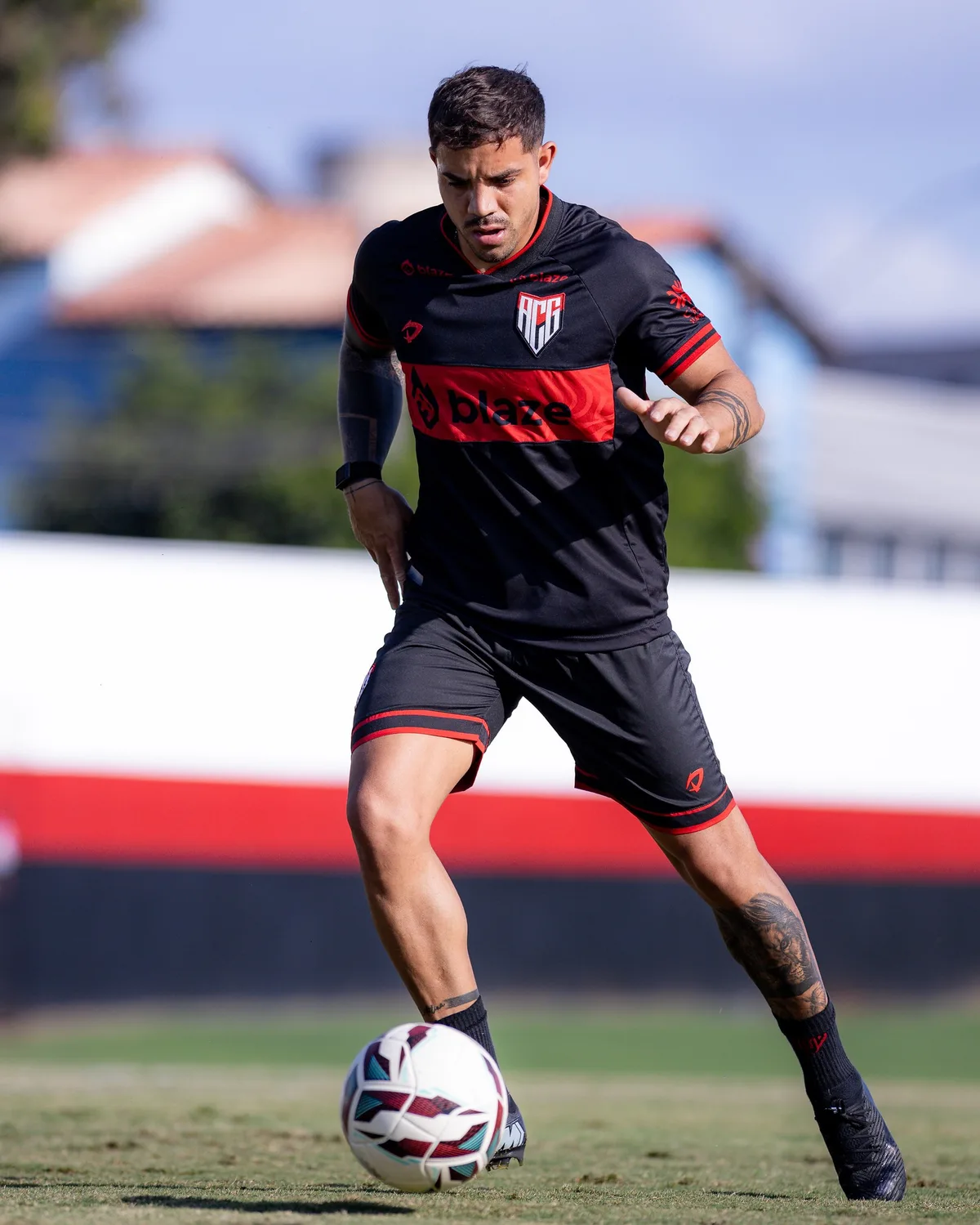 Principal contratação do Atlético-GO, Terans segue em recuperação e sem previsão de estreia