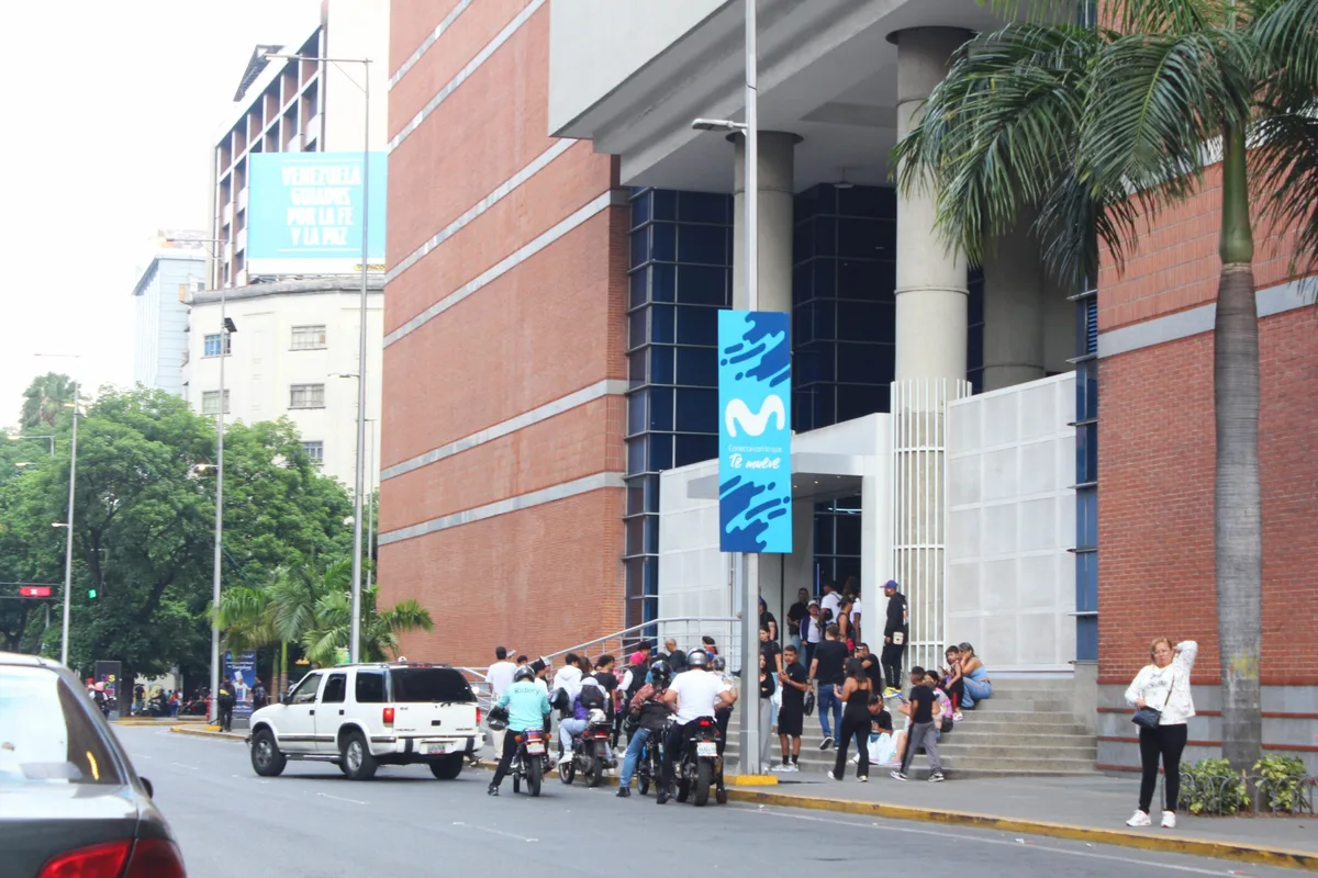 Centros comerciales de Caracas tendrán racionamiento eléctrico diario por dos meses