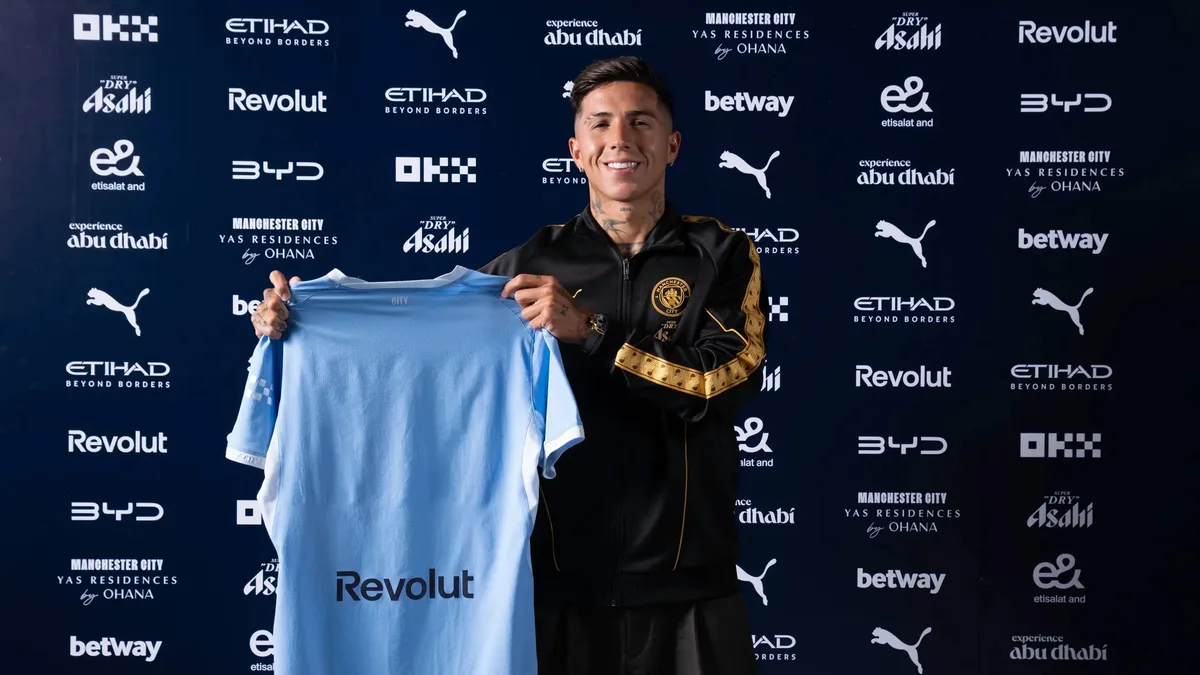 Enzo Fernández supera CR7 em movimentação de transferências e entra em pódio que tem Neymar