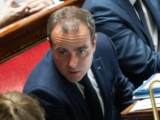 Budget 2027 : Sébastien Lecornu propose une rencontre avec les socialistes pour tenter de bâtir un « compromis »