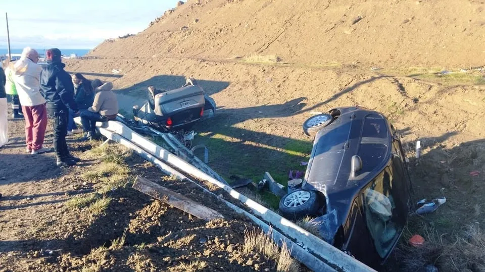 Chubut: dos autos se despistaron en la Ruta 3, chocaron y cuatro personas terminaron heridas