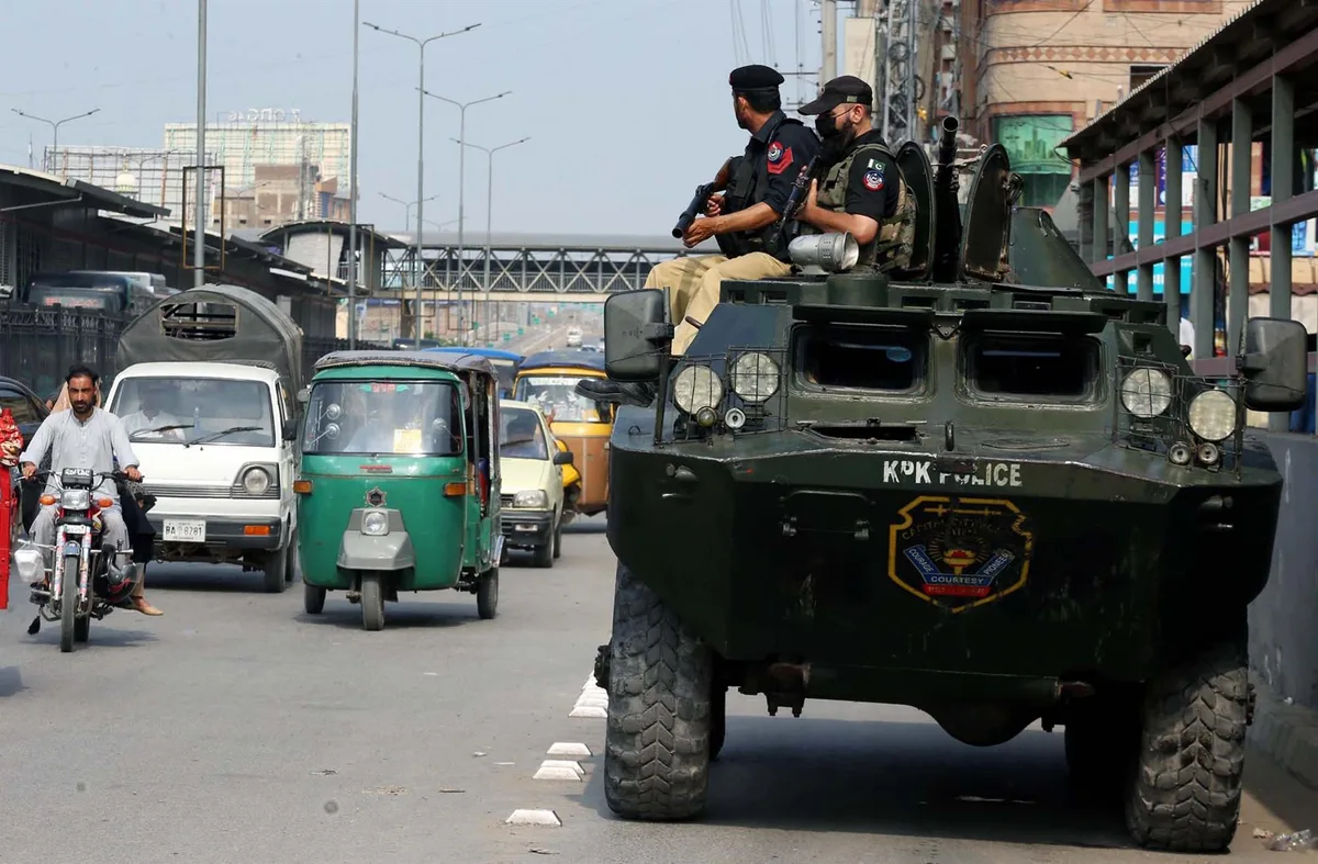 Las fuerzas de Pakistán matan a once supuestos terroristas en dos operaciones cerca de Afganistán