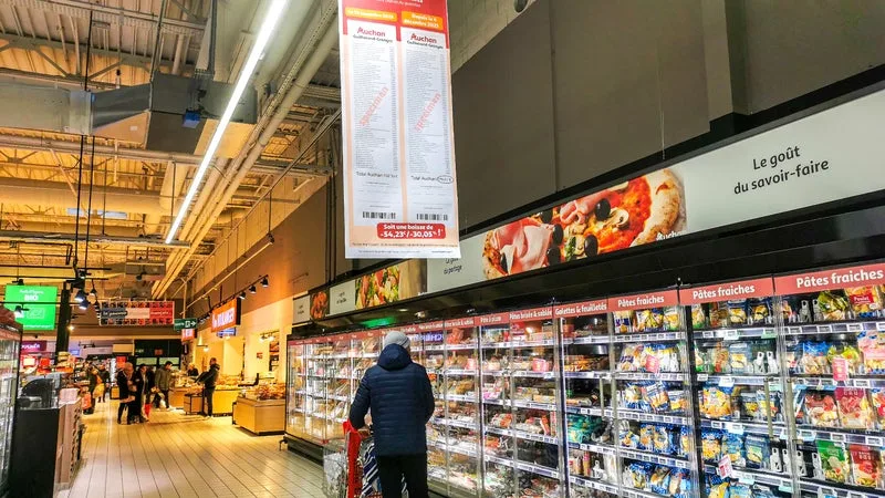 Piémontaise, coleslaw... Rappel massif de salades préparées vendues chez Intermarché: elles contiennent des corps étrangers "durs et noirs"