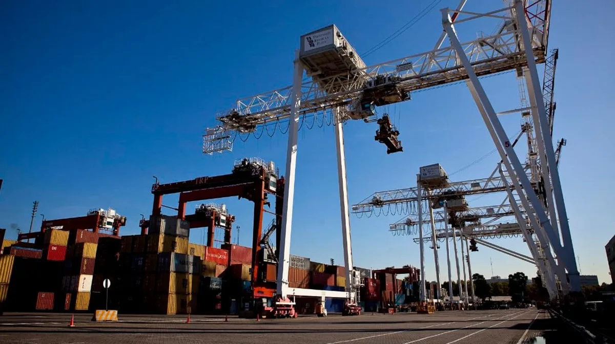 El superávit comercial fue de US$2187 millones en agosto