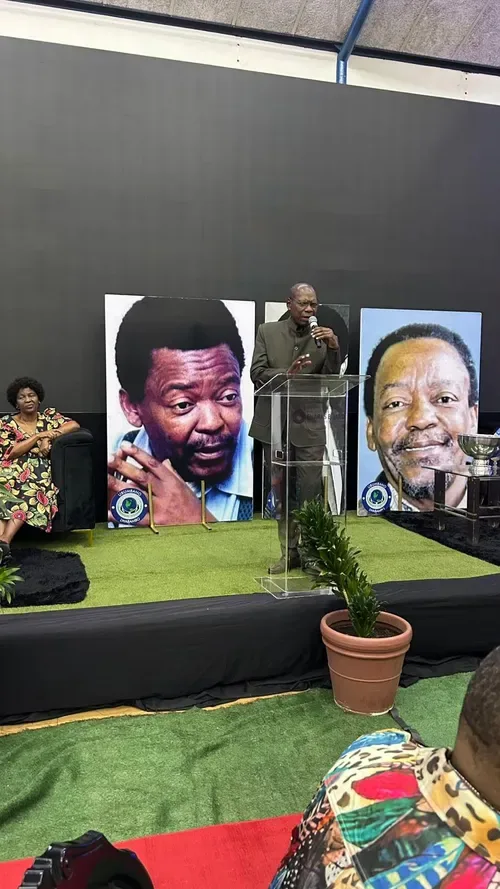 Zweli Mkhize pays tribute to journalist Khaba Mkhize’s peace efforts