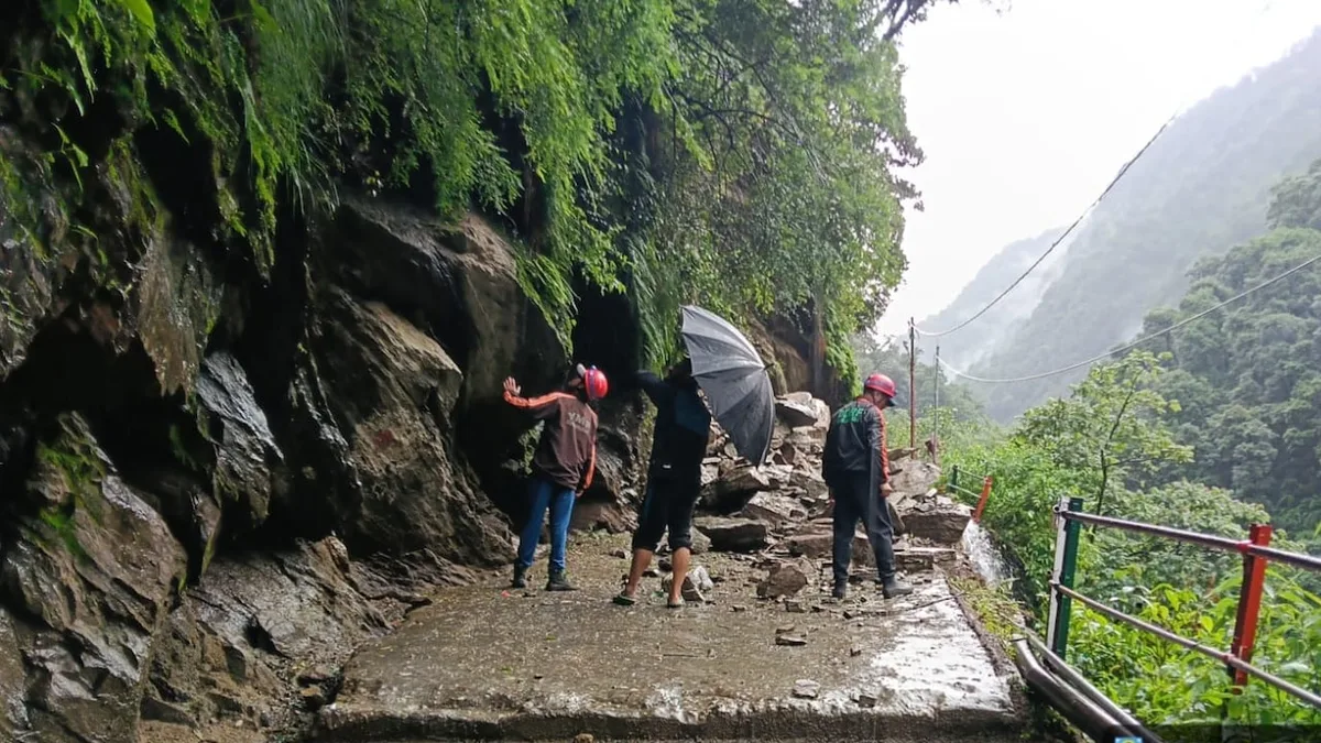 65-Year-Old Man Dies In Kedarnath Boulder Strike Amid Landslides