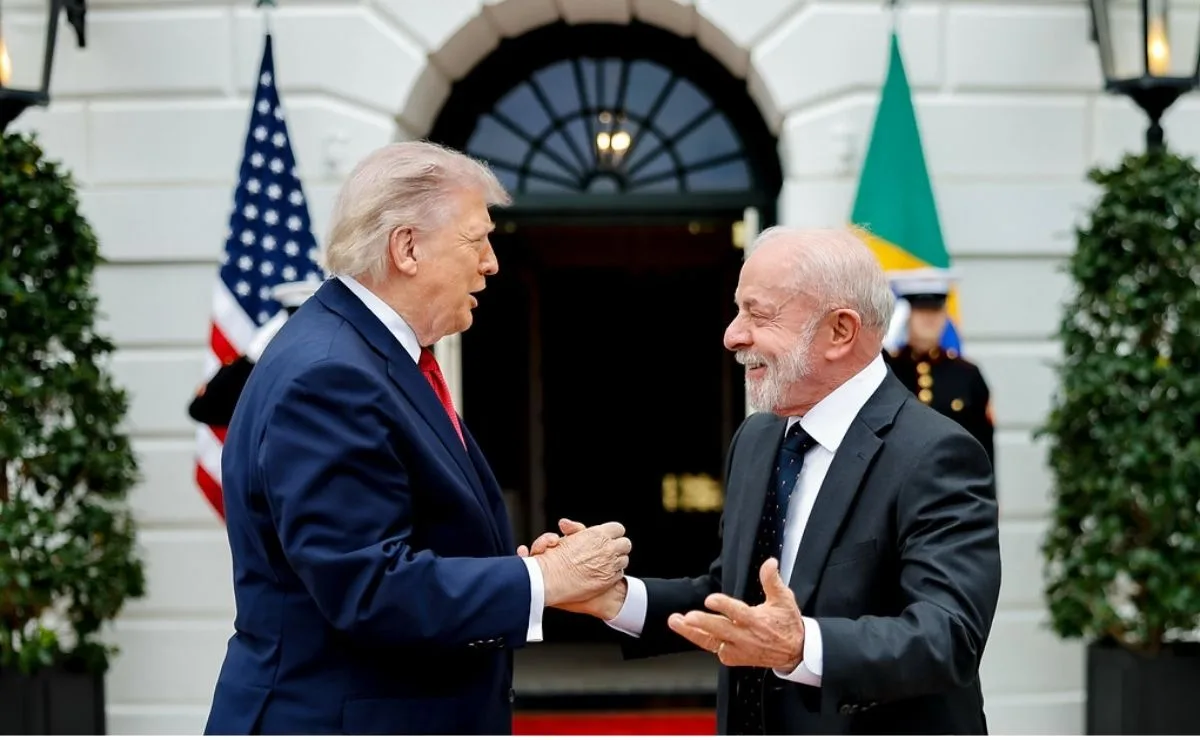 Lula liga para Trump para negociar tarifaço imposto ao Brasil; entenda o que pode acontecer agora
