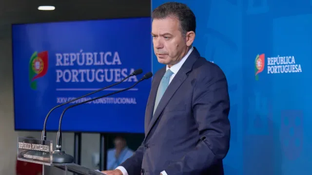 Primeiro-ministro regressa hoje ao Parlamento um dia após entrega do OE