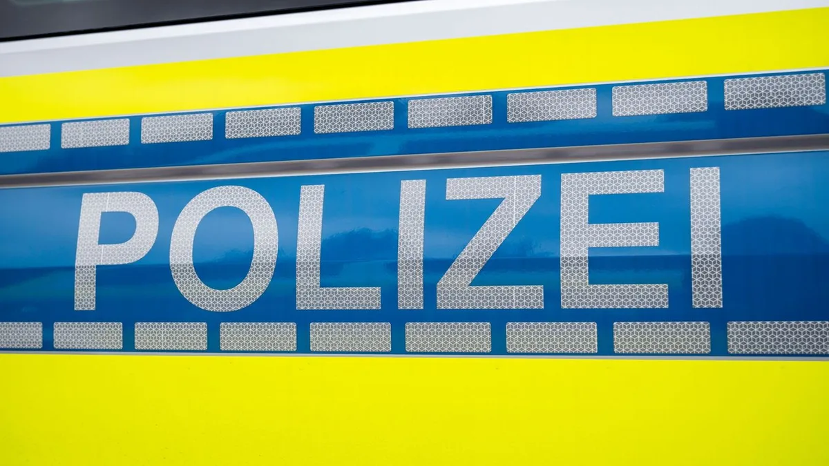 Sachbeschädigung: Betrunkener schneidet fremde Hecke