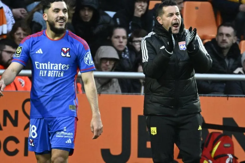 Pierre Sage, entraîneur de Crystal Palace, encense Rayan Cherki auteur d'un doublé face à son équipe : « De plus en plus d'arguments pour commencer les matches »