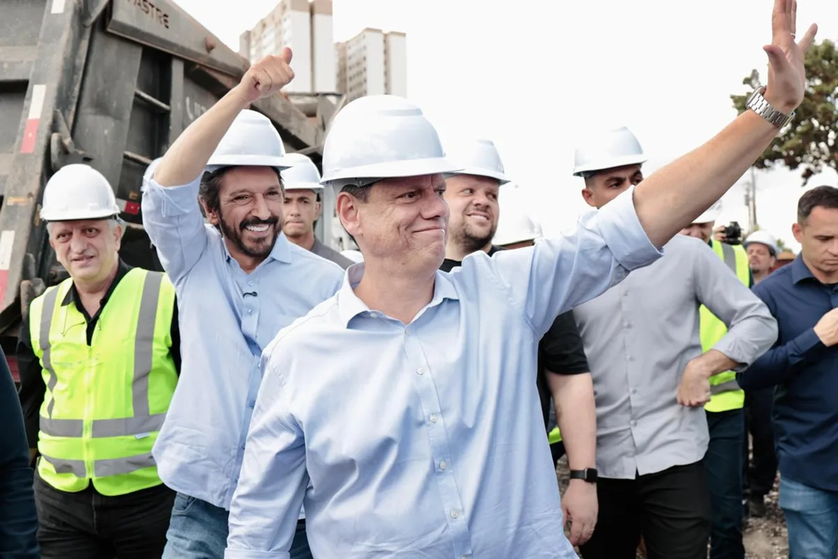 Tarcísio tem 44% contra 27% de Haddad em pesquisa Quaest