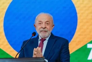 Quaest: 37% avaliam governo Lula negativamente; 36%, positivamente