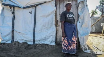 Maria ainda junta a vida que a água levou três anos depois das cheias em Maputo