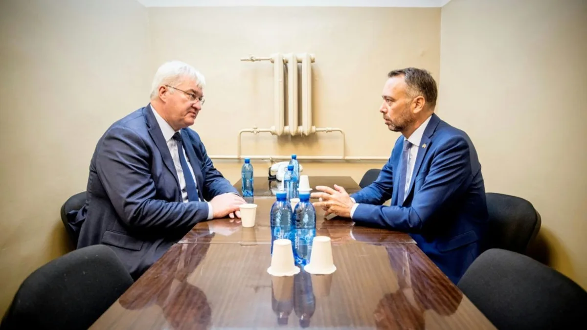 Belgischer Außenminister muss bei Besuch in Kiew in Luftschutzbunker