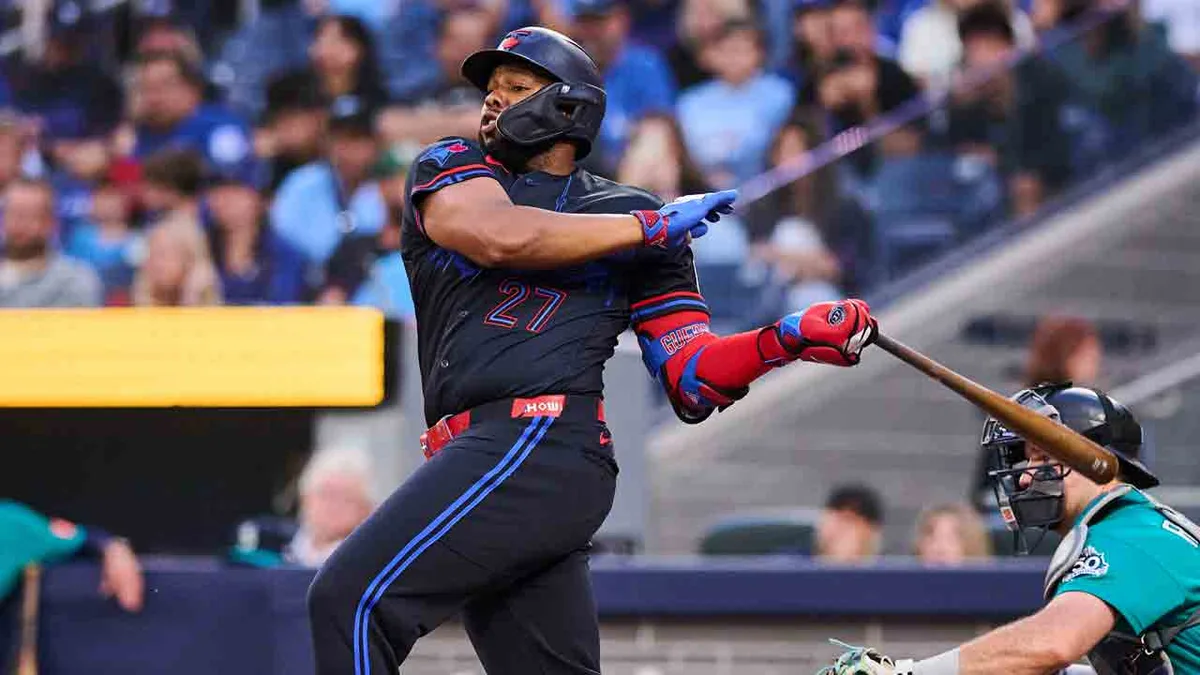 Blue Jays’ bats break out behind Cease to gain ground in wild-card chase