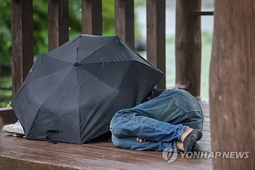 [날씨] 전국 곳곳 비·소나기…경남 최대 80㎜ 강한 비
