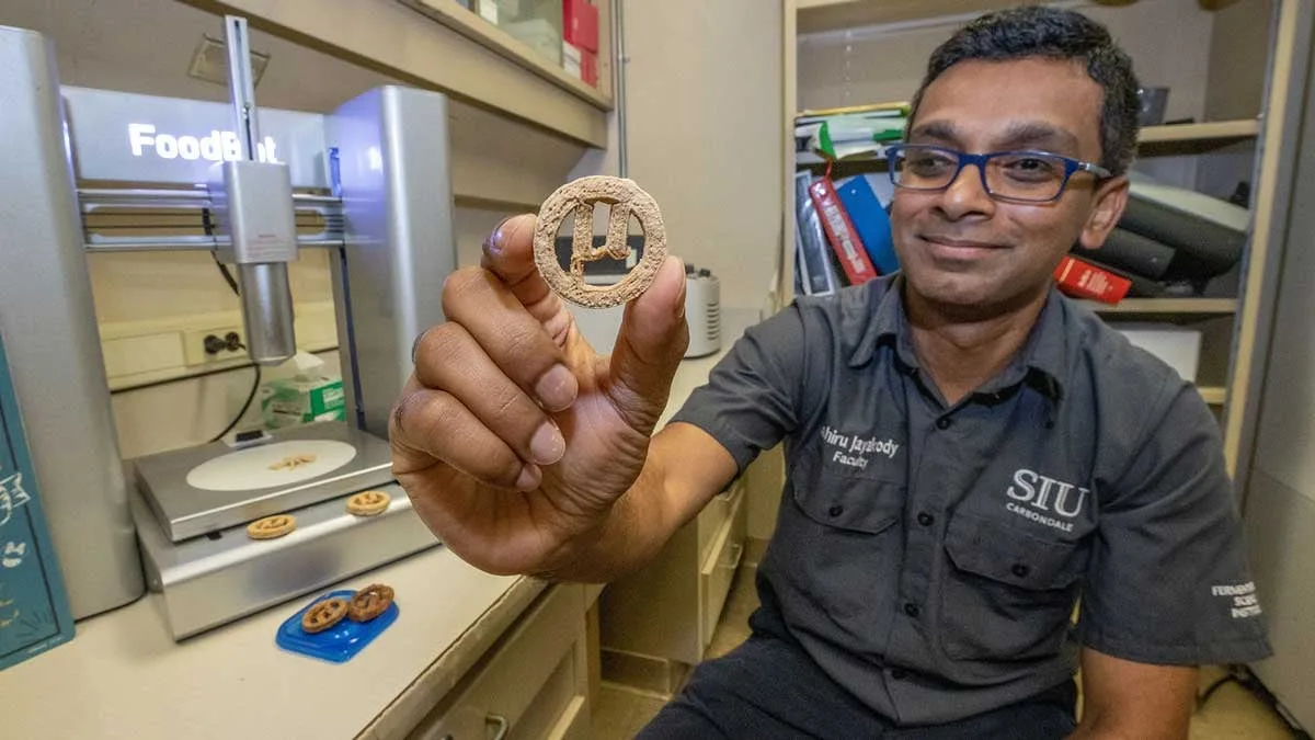 ¿Te comerías una galletita hecha con botellas de plástico recicladas?