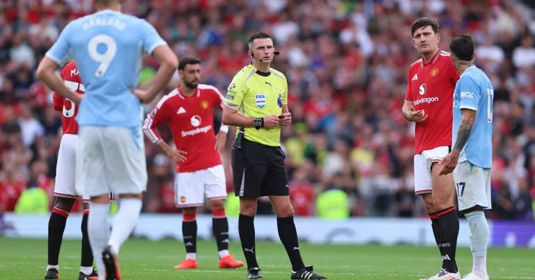 Houve um "erro de avaliação" no golo do dérbi de Manchester